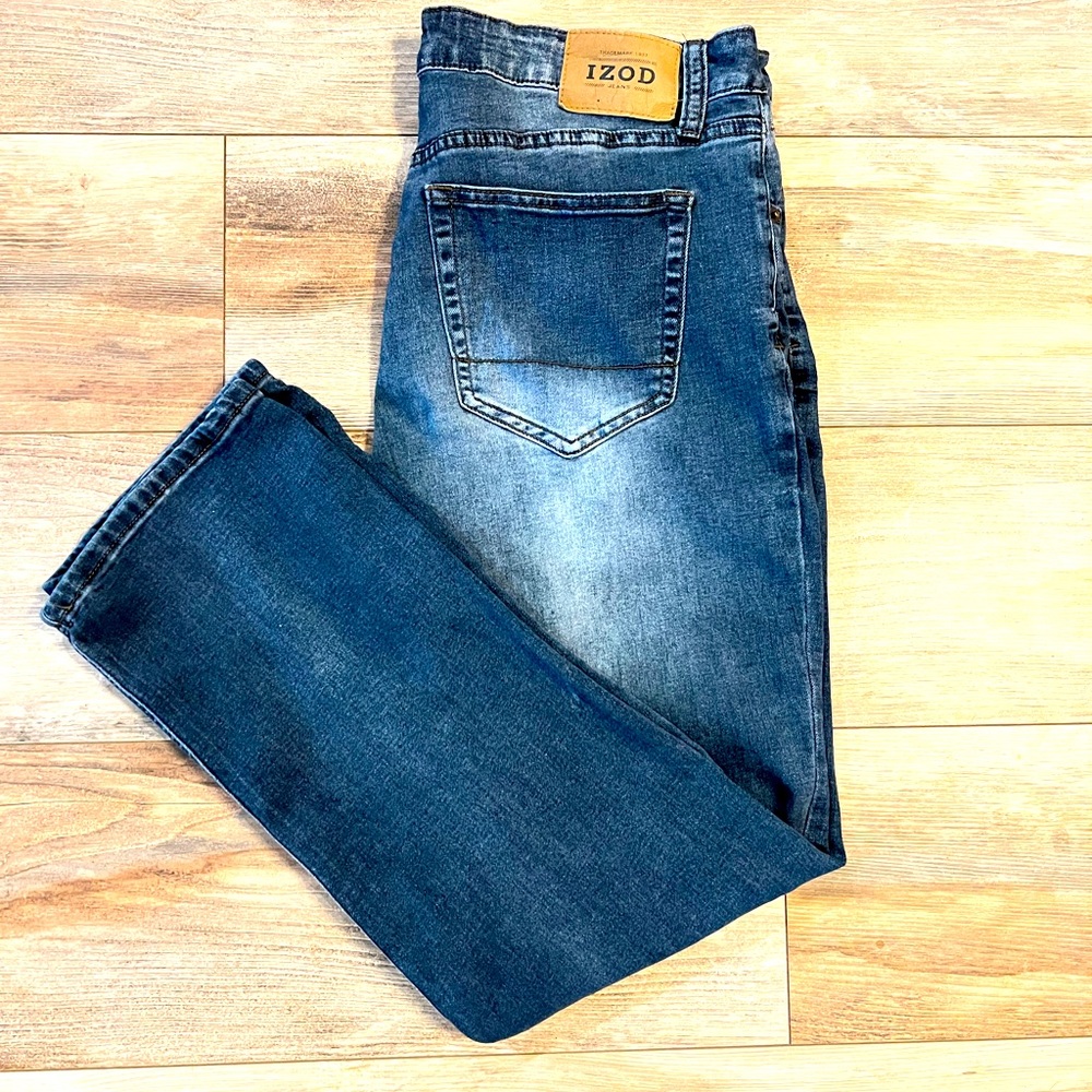 Izod men’s straight fit jeans.